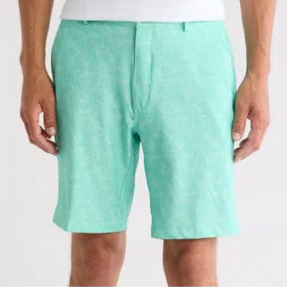 GREG NORMAN CLASSIC FIT STRETCH MINT GREEN SHORTS- 40